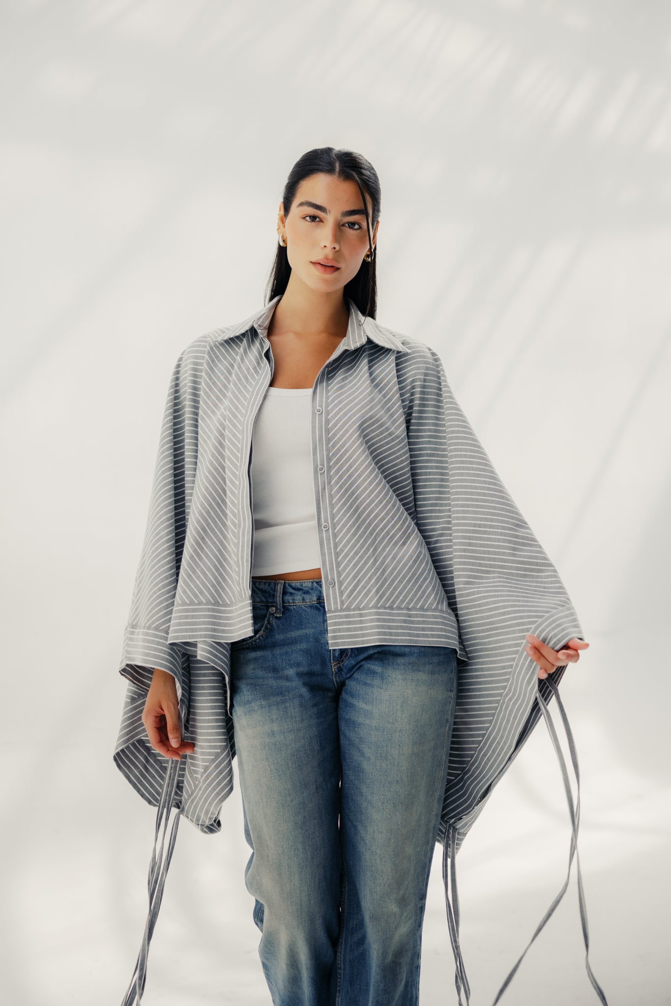 oversized striped shirt with back straw string Grey & White