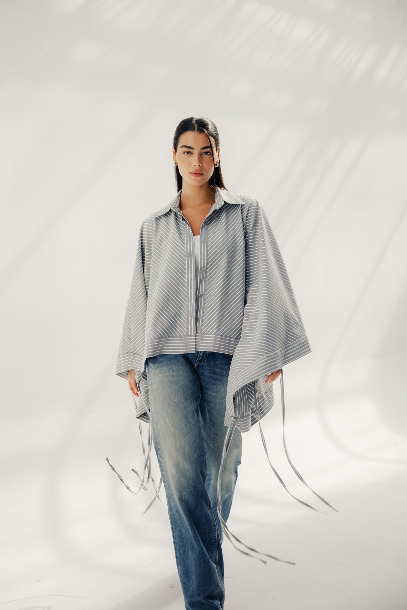 oversized striped shirt with back straw string Grey & White