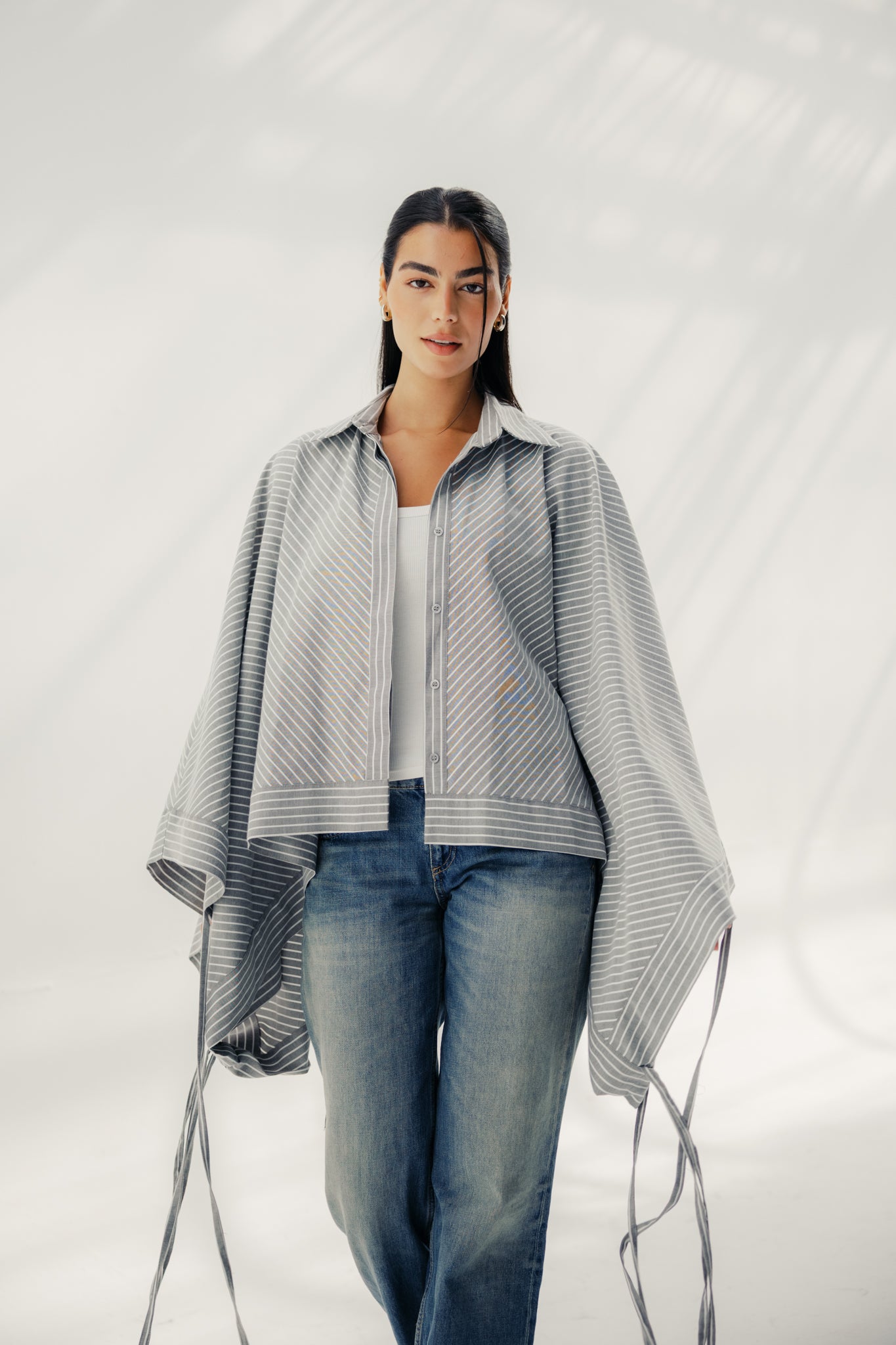 oversized striped shirt with back straw string Grey & White