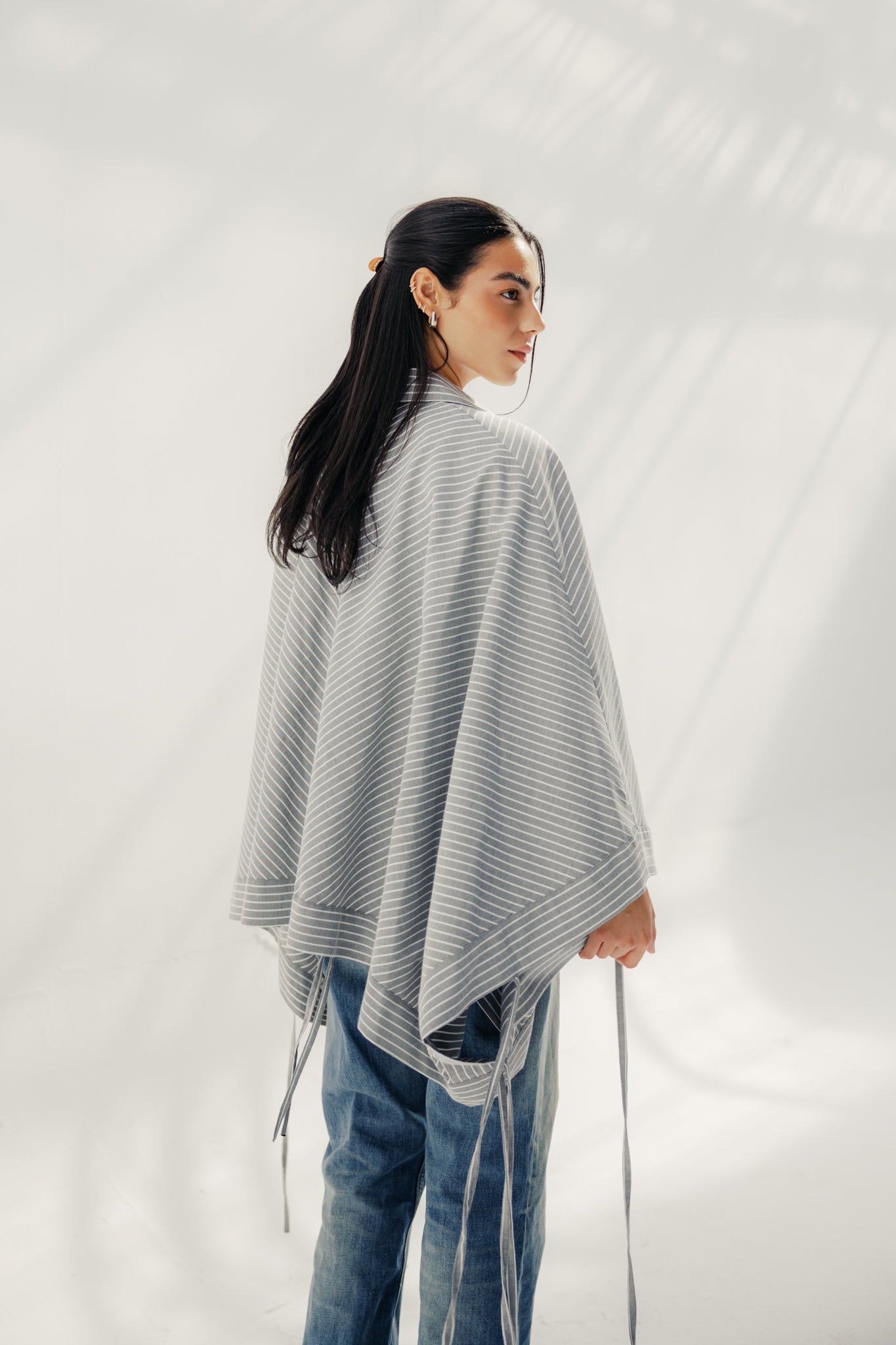 oversized striped shirt with back straw string Grey & White