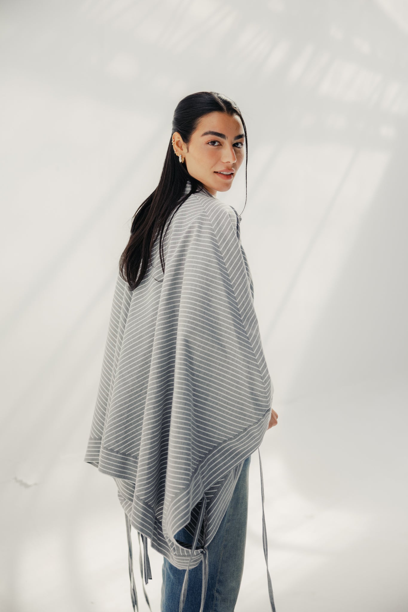 oversized striped shirt with back straw string Grey & White