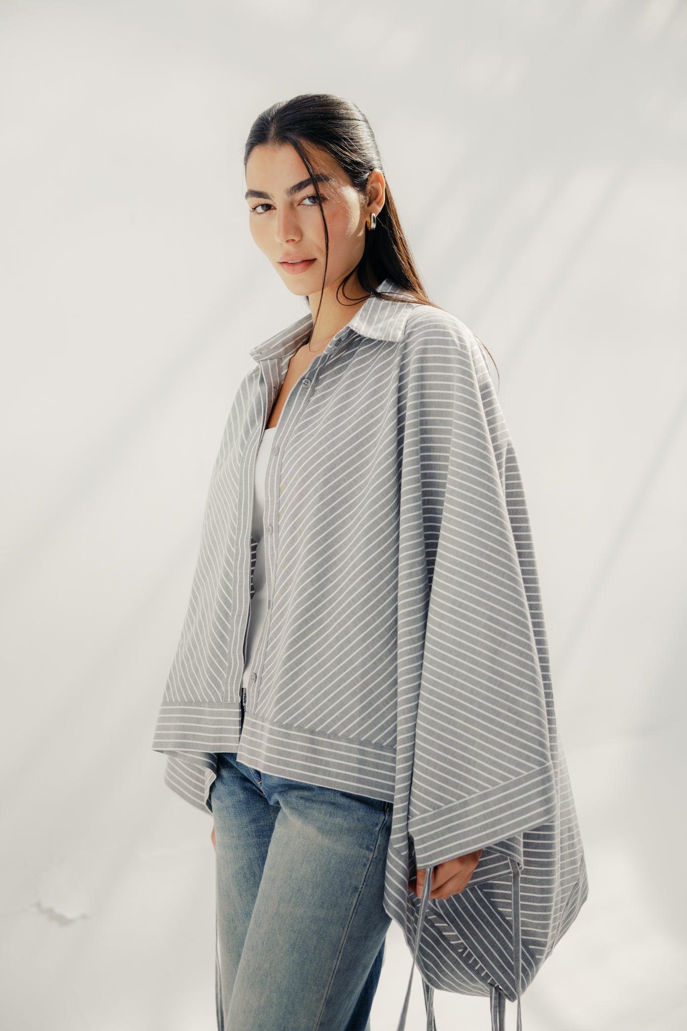 oversized striped shirt with back straw string Grey & White