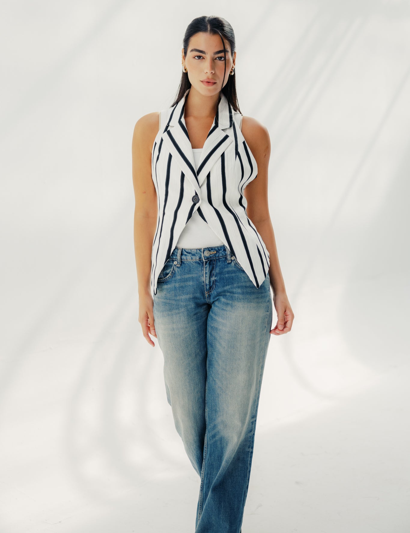 amira-942_3379cd88-45e2-4848-99a4-17402ccd4d25.jpg