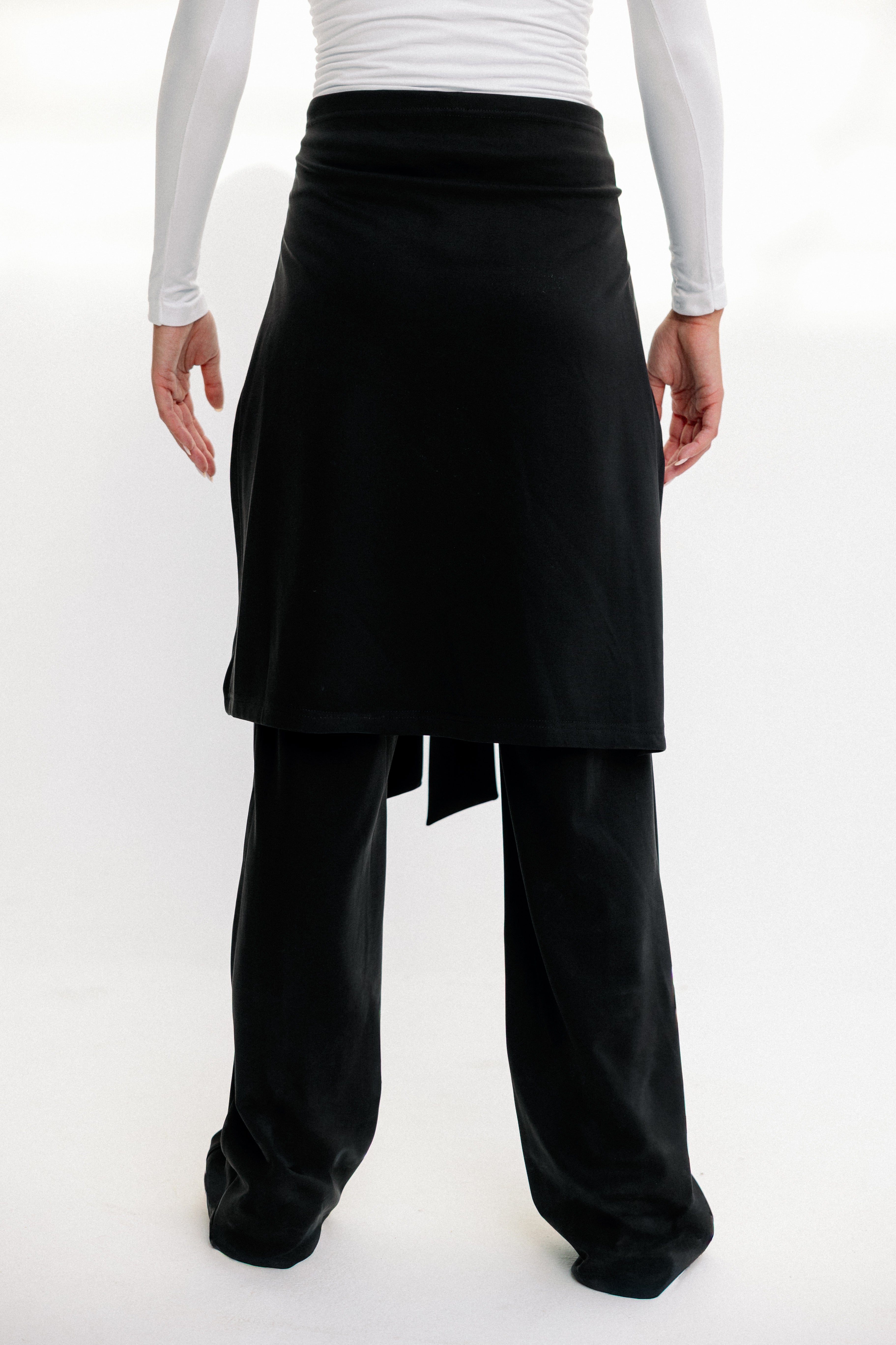 The flow form pants  Black