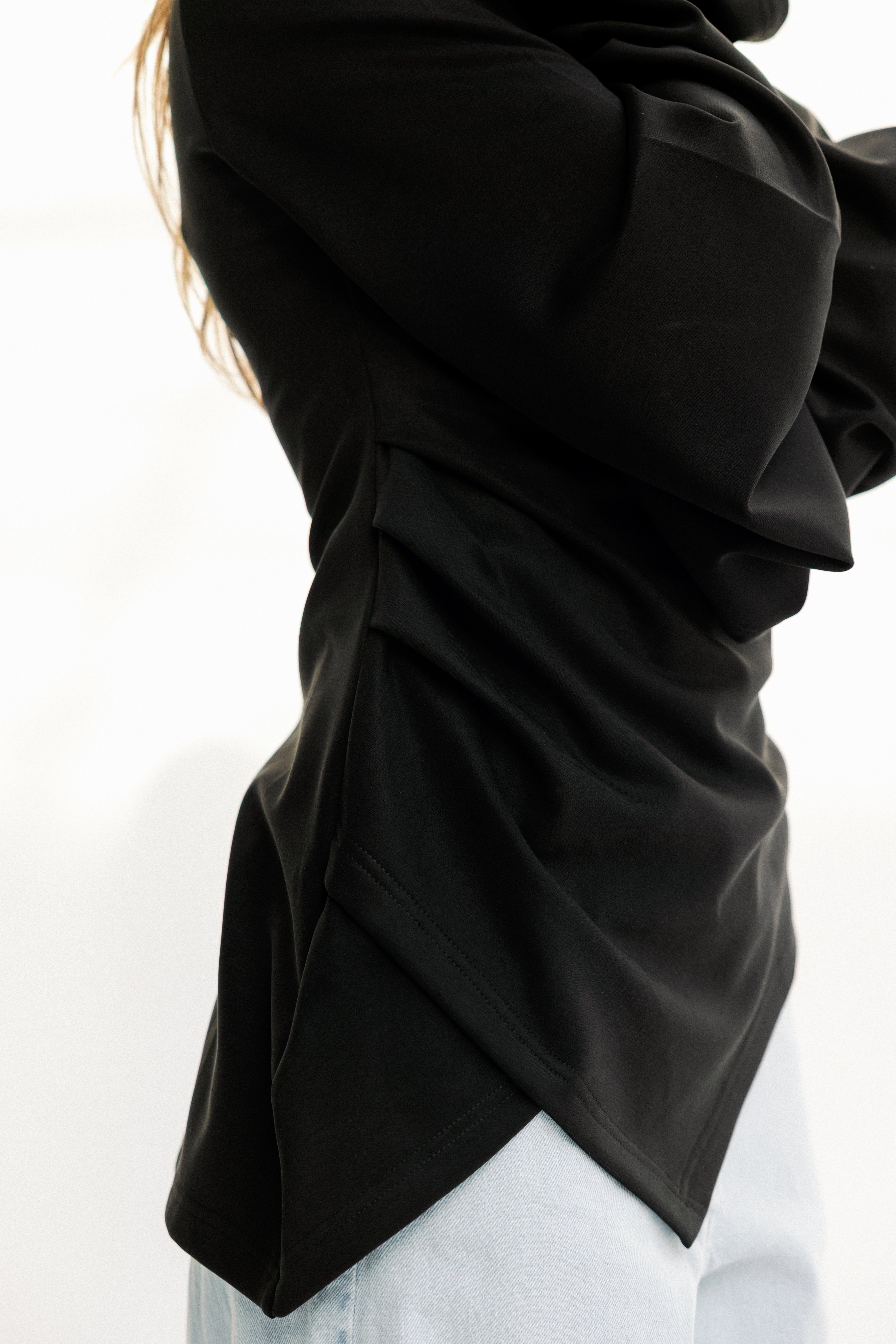 The offset top Black