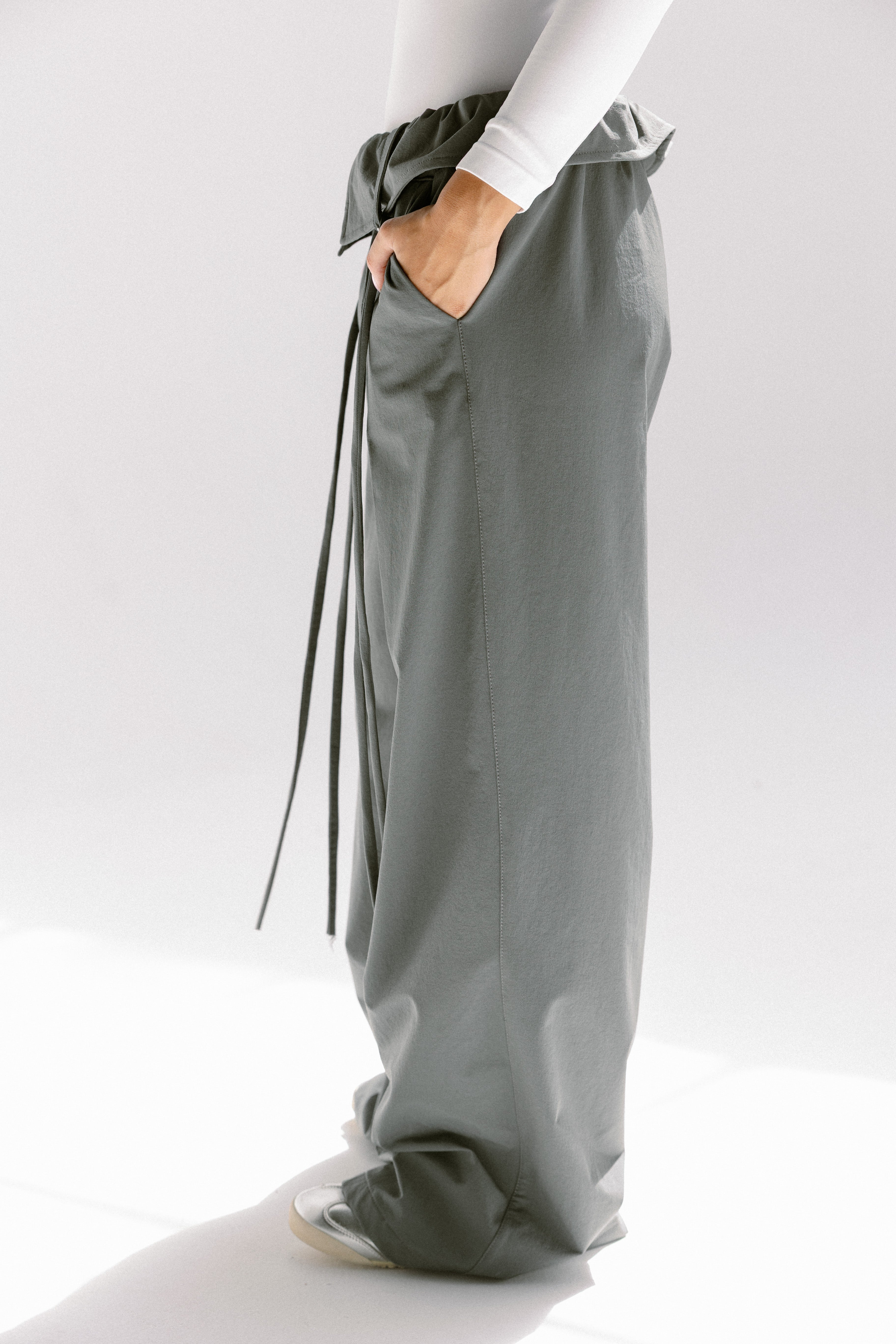 The storm guard utility pants Dark Gray