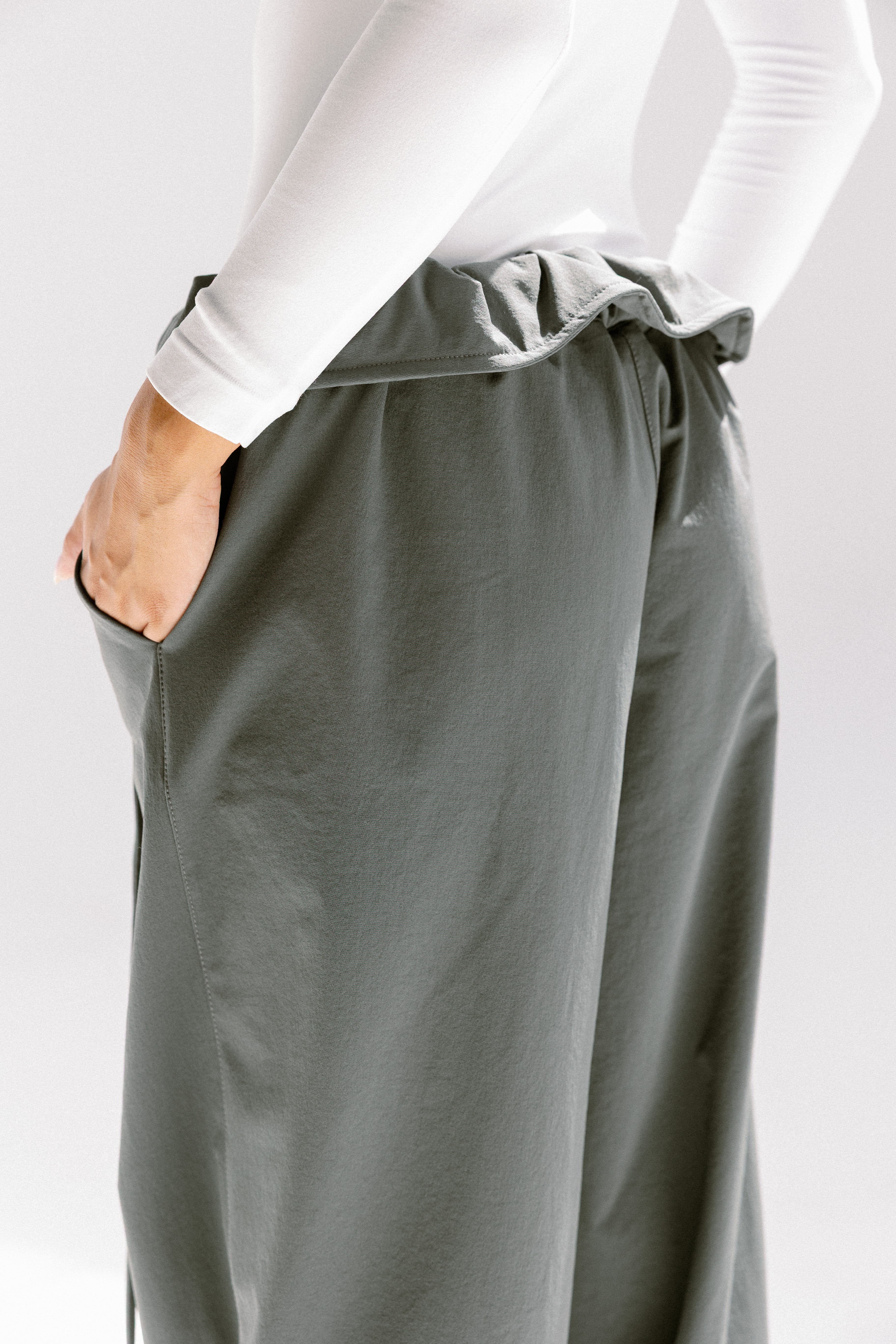 The storm guard utility pants Dark Gray