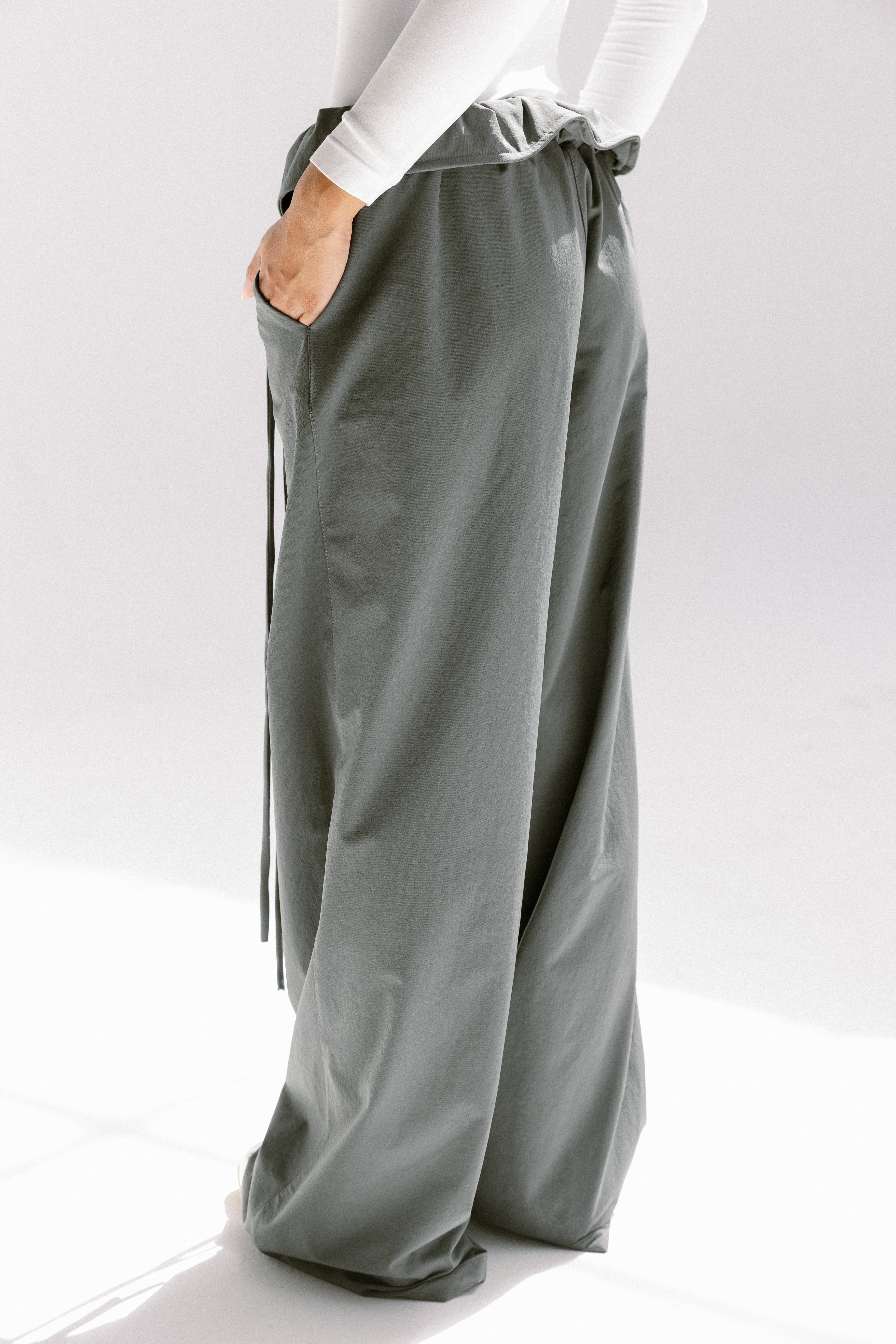 The storm guard utility pants Dark Gray