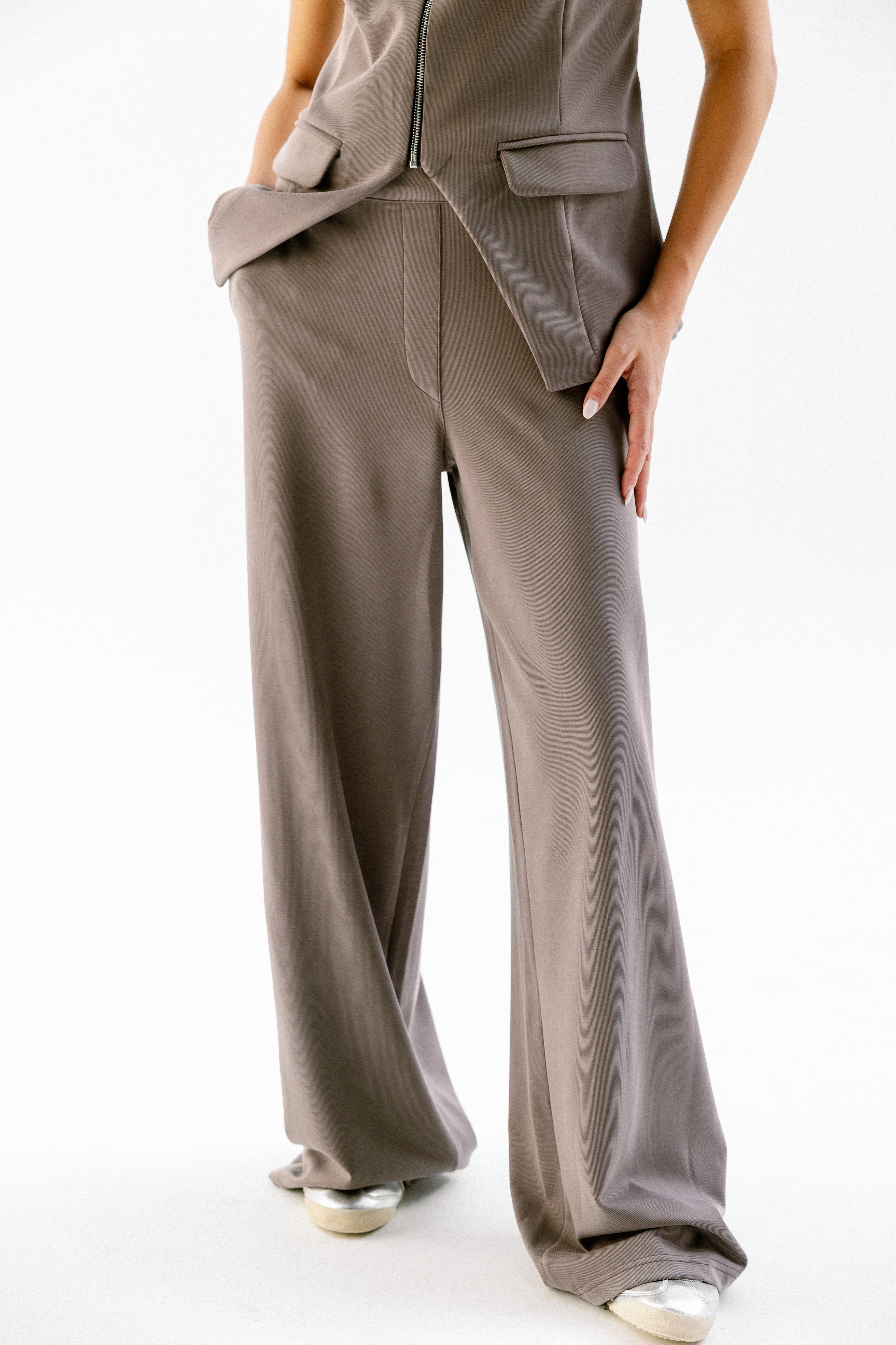 the base form pants  Café