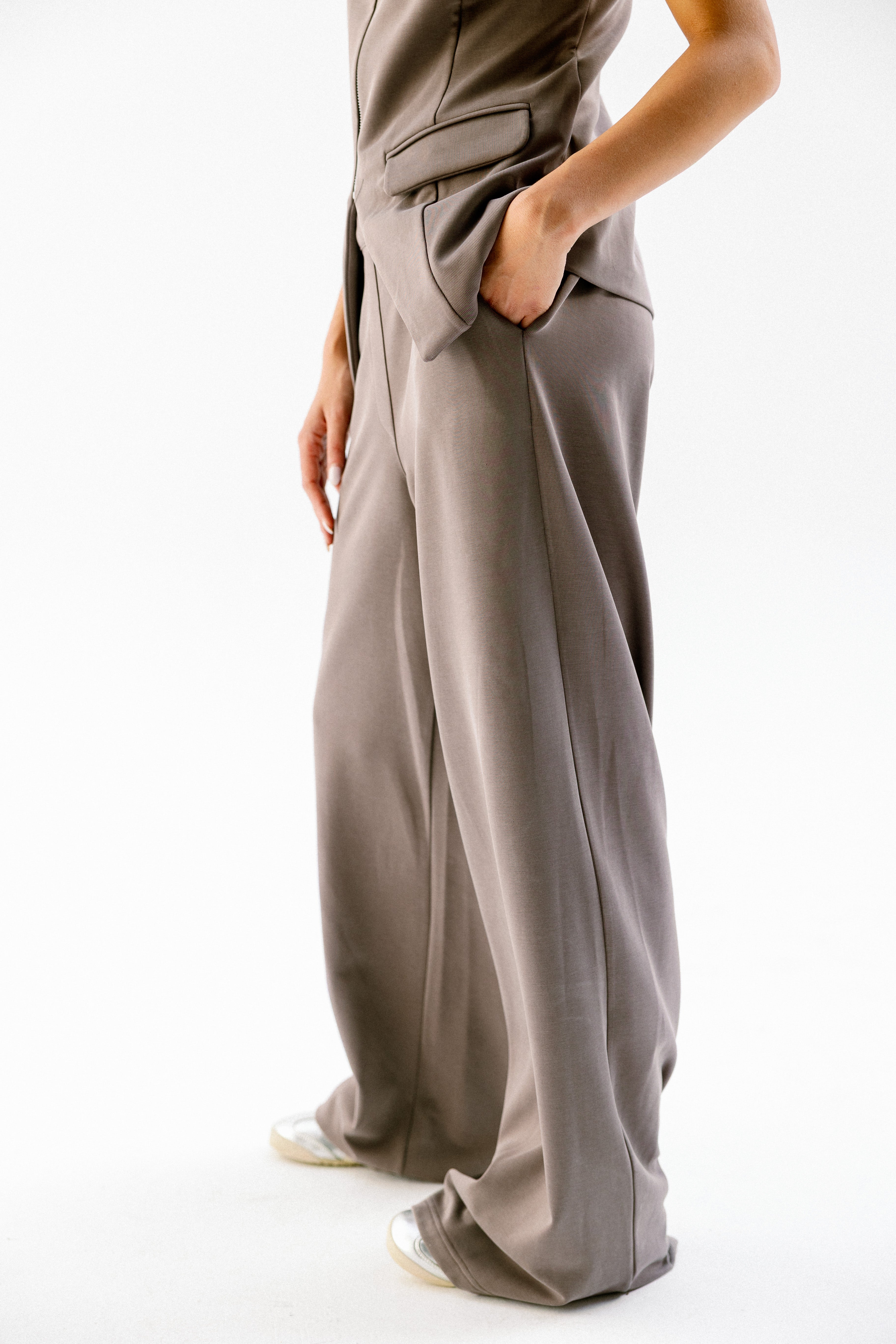 the base form pants  Café