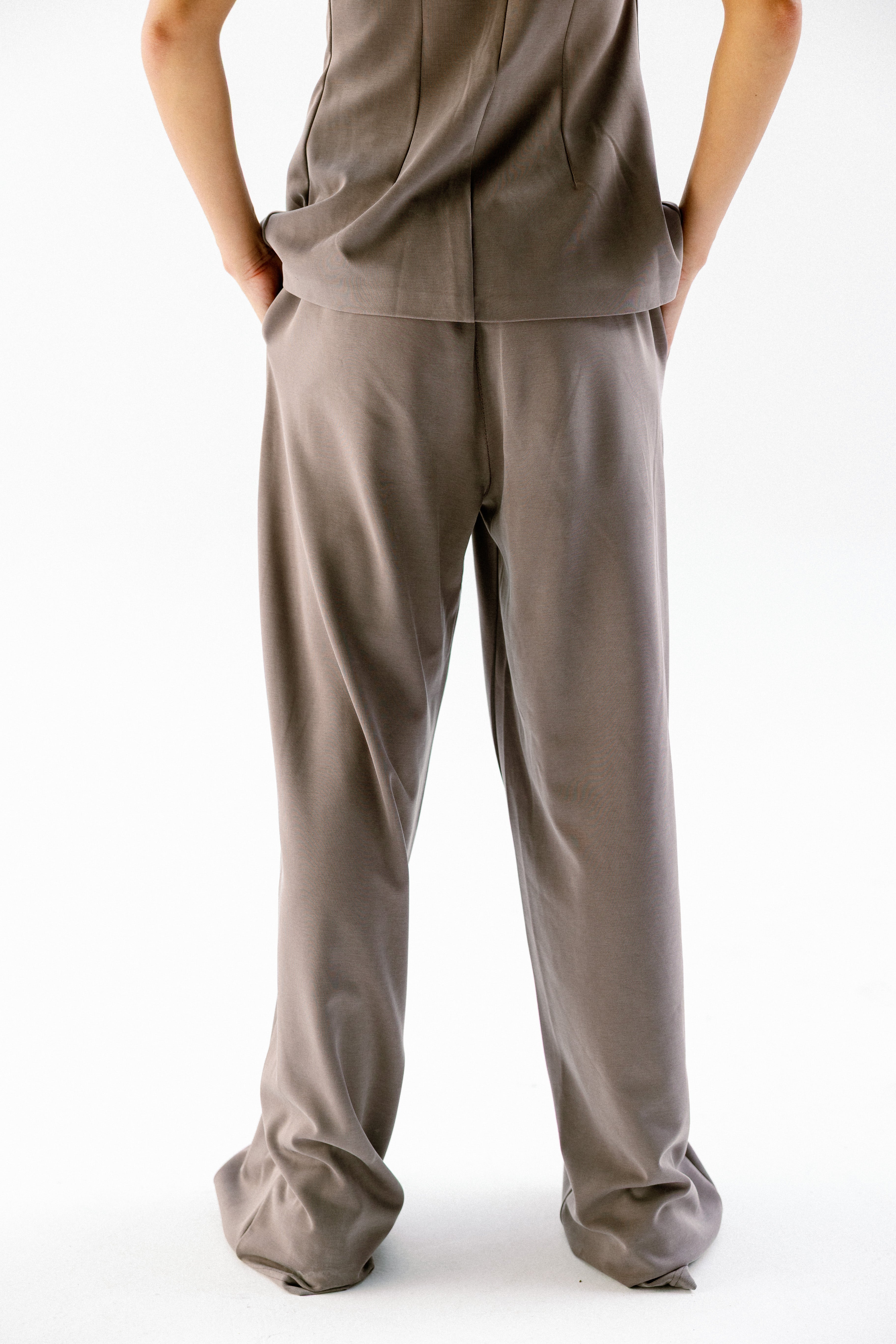 the base form pants  Café